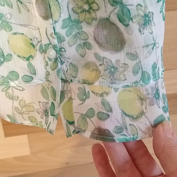 💥5for$20💥Lauren Conrad strappy sheer print top - Picture 3 of 3